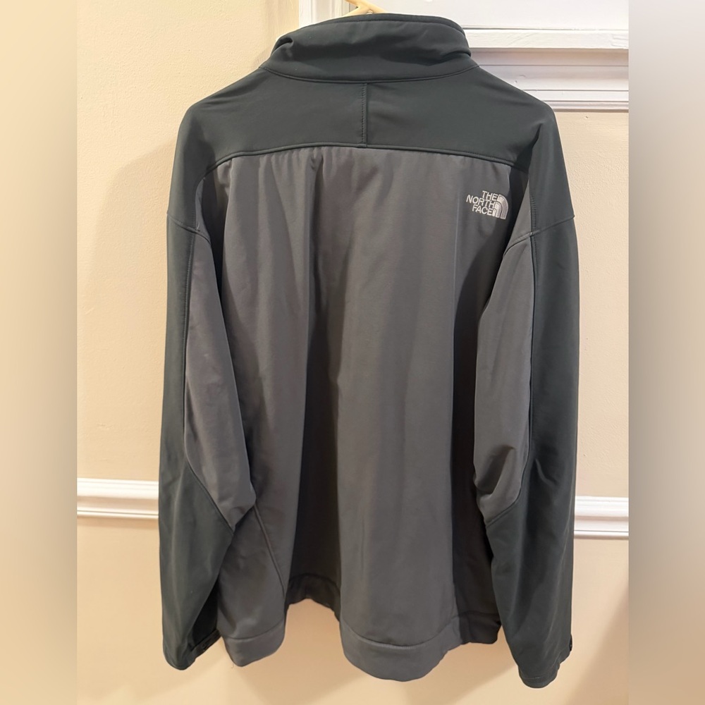 The North Face Men's Black & Gray Performance Softshell Jacket - Picture 5 of 6